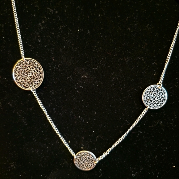 Elegant Silver Chain and Discs Necklace - Picture 3 of 5
